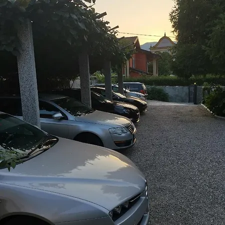 Dei Pini كانوبيو