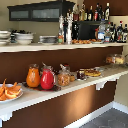 Frühstückspension Dei Pini Cannobio