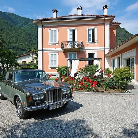 Dei Pini ベッド・アンド・ブレックファスト 3*