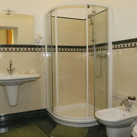 ベッド・アンド・ブレックファスト Dei Pini カンノビオ